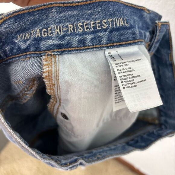 American Eagle Hi-Rise Festival Distressed Raw Hem Jean Shorts Size 2 - Picture 5 of 5